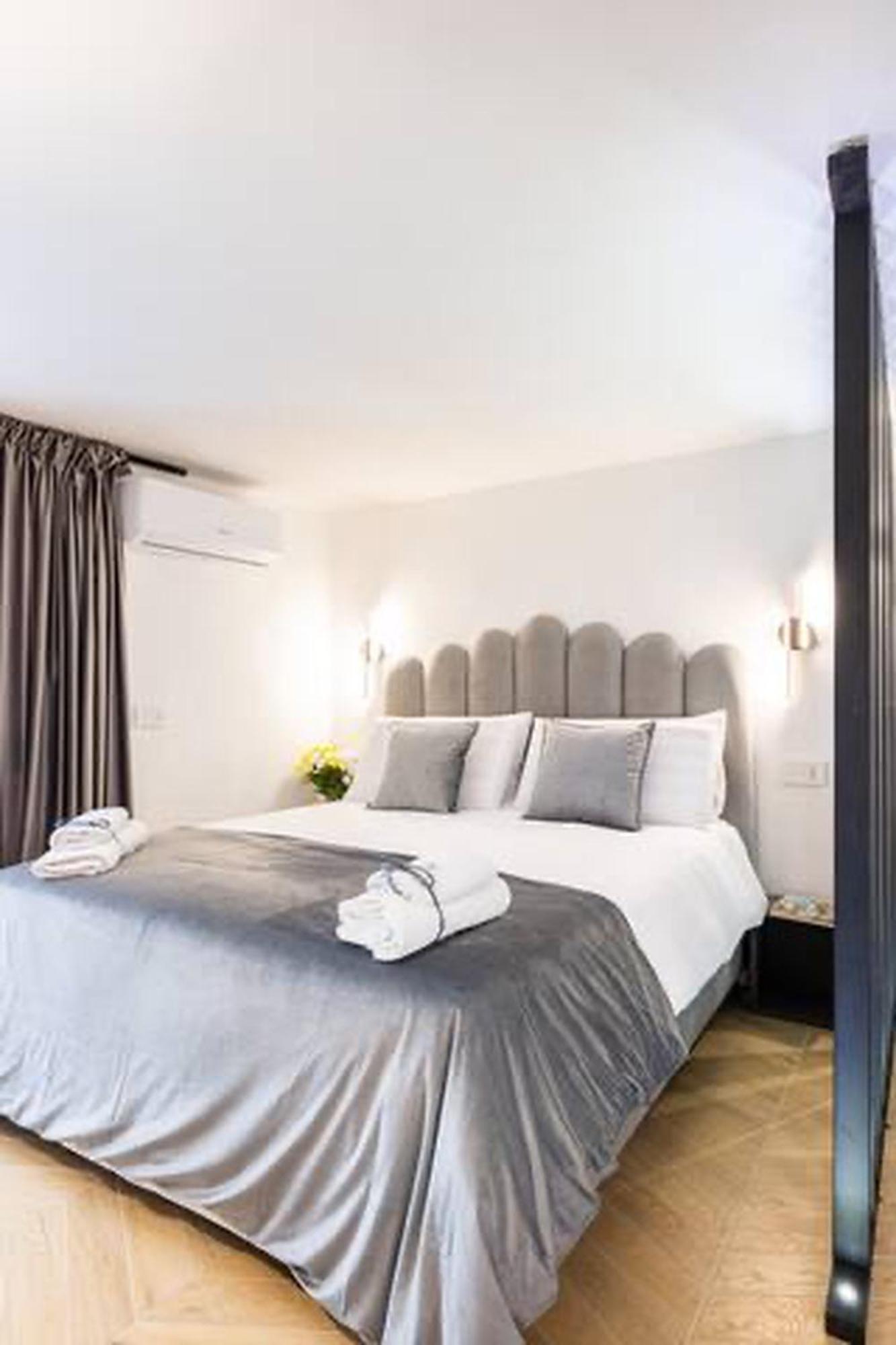 Apartment Duomo เนเปิลส์ ภายนอก รูปภาพ